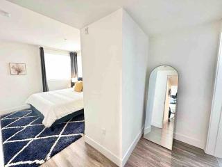 2 KING BED SUITE WALK to BEACH,PIER, PROMENADE - 5