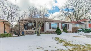 Cozy 2- bedroom private basement! - 9