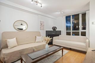 Queen Bed/Sauna/Pool/Gym/Wi-Fi/Sleeps four Guests! - Vancouver - 8