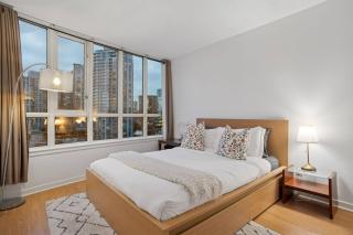 Queen Bed/Sauna/Pool/Gym/Wi-Fi/Sleeps four Guests! - Vancouver - 3