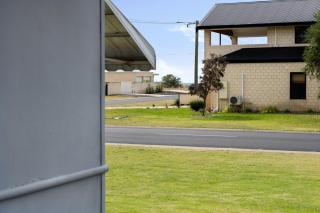 Blue Horizon Beach House - 5