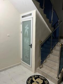 Flozicare Royal 3-Bedroom House in Accra - 9