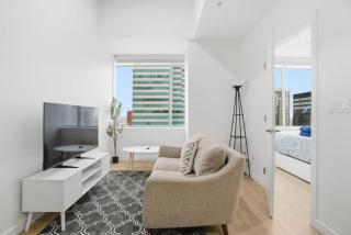 Luxury 1Beds and 2Beds in Downtown Edmonton close to Rogers - 9