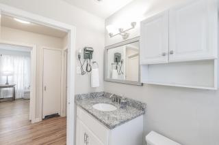 Pet Friendly-Close To Everything-Will Rogers-Tcu-Magnolia-Cultural District-Sleeps 8 - 1