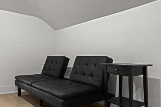 Loft w Fenced Yard Pet-Friendly Near Downtown - 5