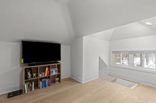 Loft w Fenced Yard Pet-Friendly Near Downtown - 3