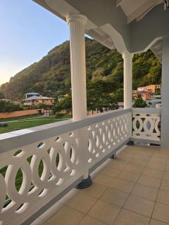 Upstairs Apartment with Piton View in Soufriere - 9