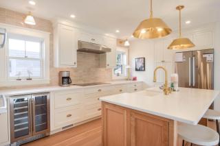 Short walk to Provincetown shopping - 8