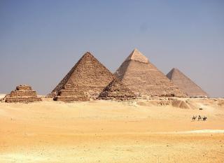 The flag of Pyramids inn - 9