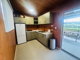 Harbour Heights Cabins - 5