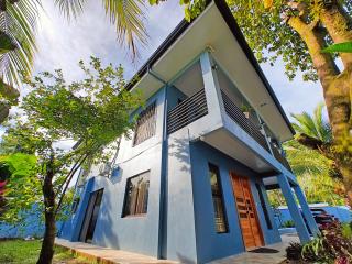AJ House - Spacious 4BR Home, Balcony, BBQ area, Shared Pool - 0
