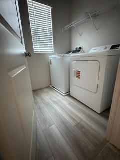 A modern retreat and Gateway to Yosemite - 2