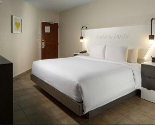 La Cabana Beach Resort & Casino- Studio- Sleeps 4- No Privacy-View Varies - 3