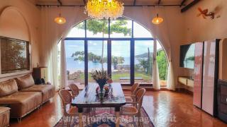 Serenity Sands Villa, Beachfront and Mountain View - 0