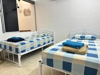 3 Bedrooms Single Storey Terrace at Taman Inderawasih ,12mins to Penang Bridge , 5mins to Sunway Carnival Mall - 2