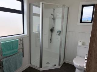 Just Dean Motueka - 6