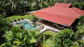 Casa Franke - Central 2BR Home with AC & Pool - 3