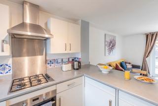 Entire 2-bed house in Stoke-on-trent - 9