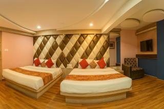 The Broadway- Annecy Inn Near Mall Road with -Wi-Fi -Restaurant -Premium & Deluxe Rooms Prime Location - Best Top Rated Hotel In Darjeeling - 6