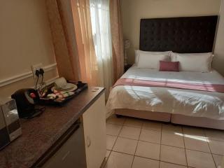 Uzuri Unakaa Guesthouse in Summestrand - Gqeberha - 6