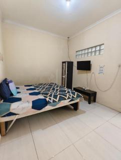 Chill-Inn near Surabaya Zoo Syariah - Surabaya - 4