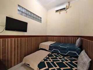 Chill-Inn near Surabaya Zoo Syariah - Surabaya - 3