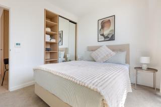 275S Abnb-Style Southbank 2BR with pool, Walk to Tram and Crown - 5