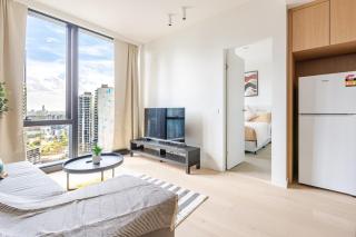 275S Abnb-Style Southbank 2BR with pool, Walk to Tram and Crown - 2
