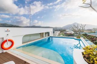 C256 2BR Stay Close to Beach Rooftop Pool Views - 0