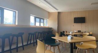 City Comfort Inn Wuhan Yangluo Wanda Plaza - 4