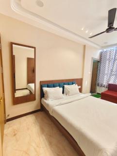 Hotel Sanskar Palace - 4