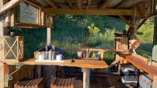 Alpacas Off Grid - Treehouse and Hut - 6