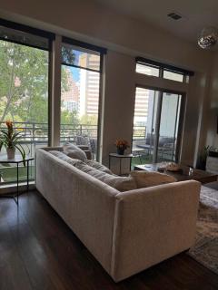 Downtown views by the Lake - 3