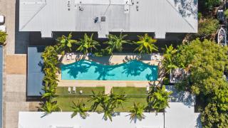 Emohruo Rainbow Shores - 3 Br Resort Apartment - 2