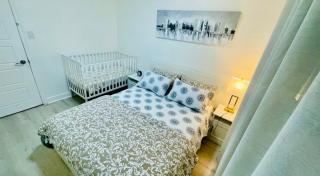 Amazing Home Near Toronto Airport with 2 Parking - 4