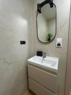 COZY APARTMENT near the AIRPORT and the Medical University of Warsaw - 2