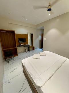 HariPriya Executive - 3