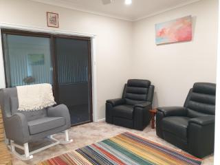 Home in Talbingo Peace Cottage 4 bedrooms - 7 beds - 4