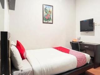 Majestiq Hotel by TripleTree - 0