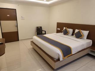 DVR GRAND-AC Rooms - Visakhapatnam - 1