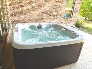 Grand 5BR Retreat, Hot Tub, Movie Theater, Games - 9