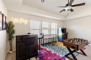 Grand 5BR Retreat, Hot Tub, Movie Theater, Games - 7