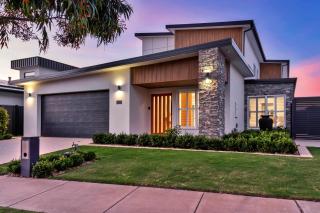 Absolute Waterfront lake house - 1