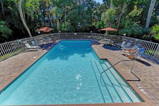 Beautiful 3 Bedroom 2 Bathroom Home Steps from the Beach - 8