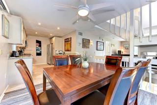 Beautiful 3 Bedroom 2 Bathroom Home Steps from the Beach - 2