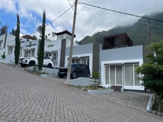 Orlando Hill Villa - 3