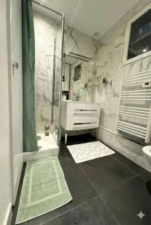 Appartement T2 Design Rénové - Centre Historique - Wifi & Tout équipé - 4