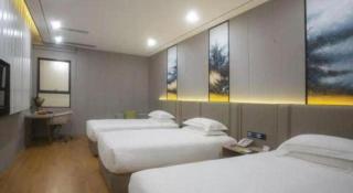 Dong Cheng Hotel - 3