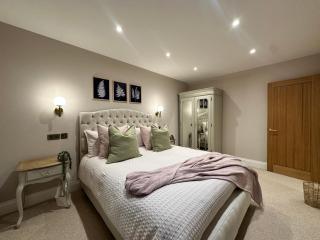 Stylish 4 bed home in Old Trafford next to MUFC - 8