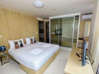 Beachfront Patong Hillside Modern Apartment - 9